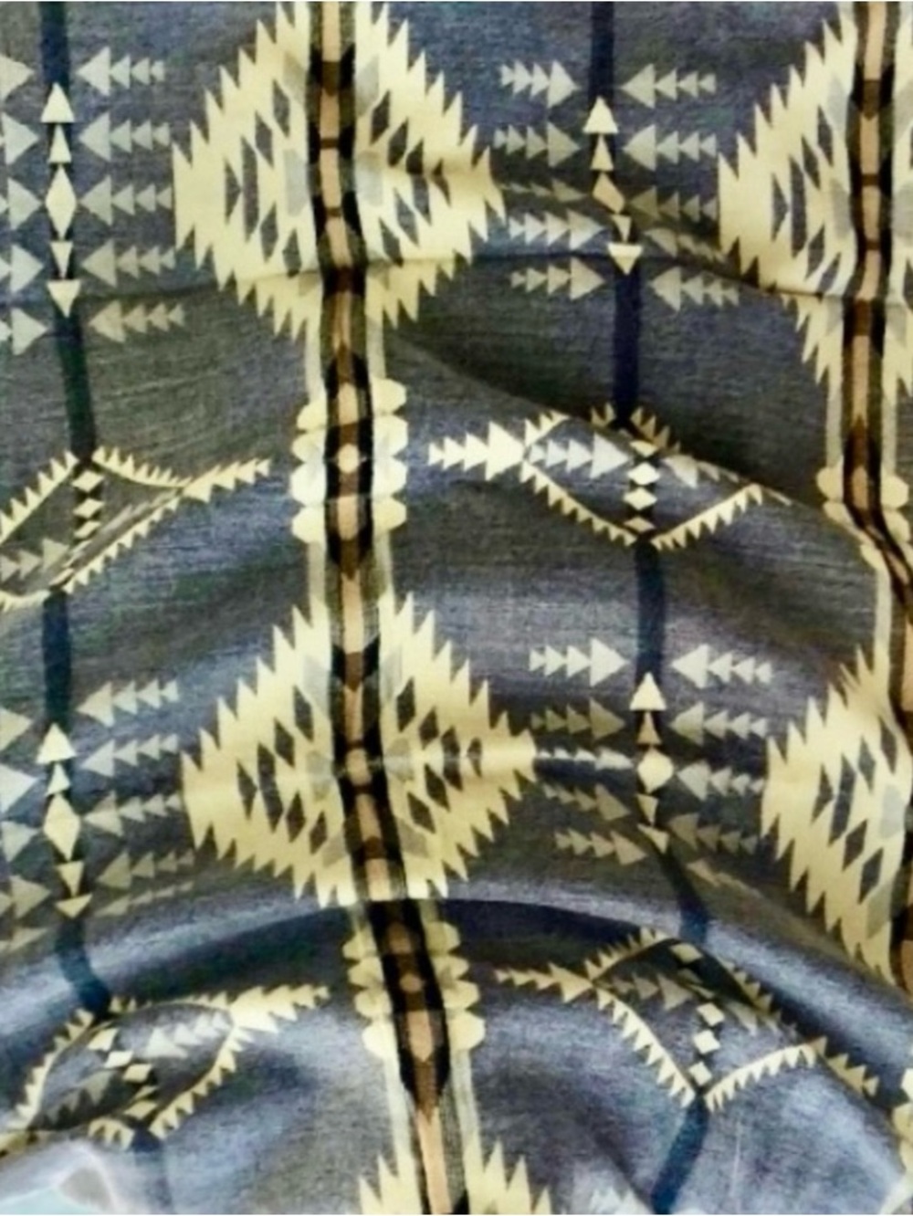 Alpaca wool queen size blanket. Gray and cream tones. Made by artisans/Ecuador - Picture 3 of 3